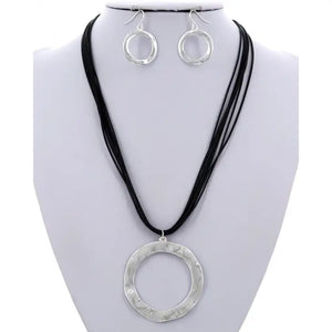 Multi Cord Hammered Ring Pendant Necklace Set