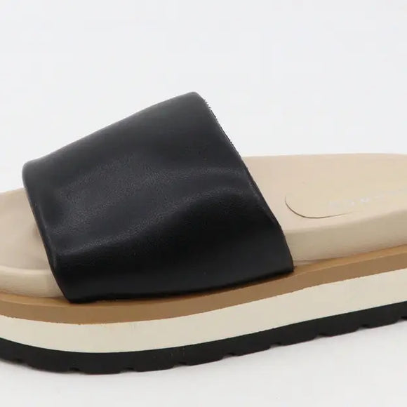 Comfy, Soft and Casual Design Slip On