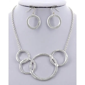 Overlapping Hammered Rings Necklace & Earrings Set